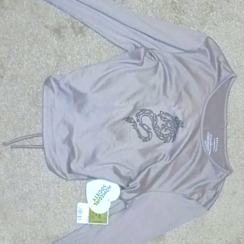 Long-sleeved crop top with a tie circle back